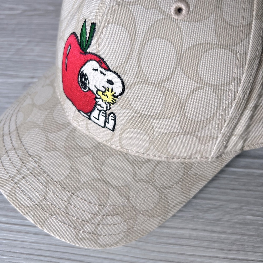 COACH peanuts snoopy signature hat NWT - Picture 6 of 14